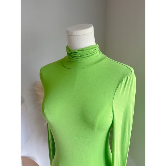 & Other Stories Neon Green Seamless Stretch Turtleneck Long Sleeve Top Womens 2 - Picture 3 of 8